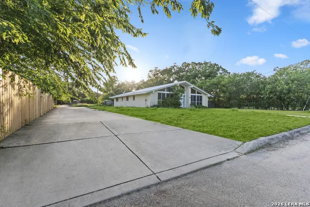 317-319 Gaiety Lane Kirby, TX 78219