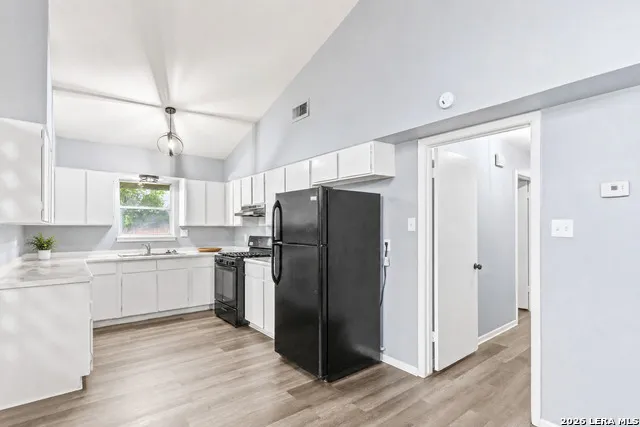317-319 Gaiety Lane Kirby, TX 78219