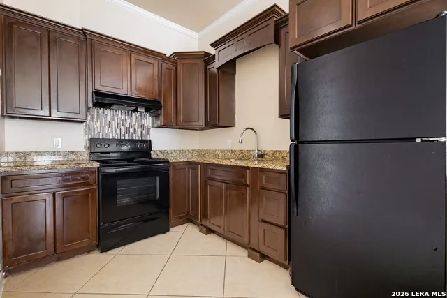 1016 Ritchie Rd Eagle Pass, TX 78852