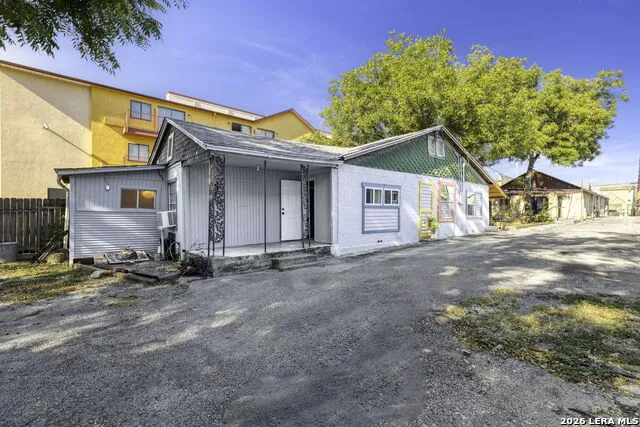 926 S Laredo San Antonio, TX 78204