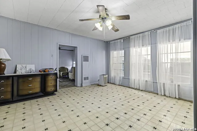 926 S Laredo San Antonio, TX 78204