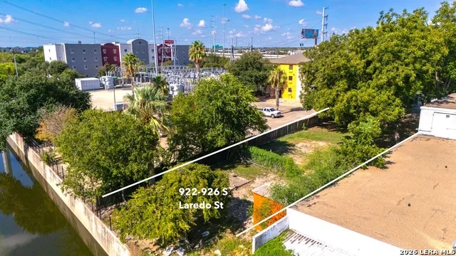 926 S Laredo San Antonio, TX 78204
