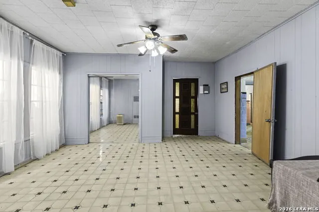 926 S Laredo San Antonio, TX 78204