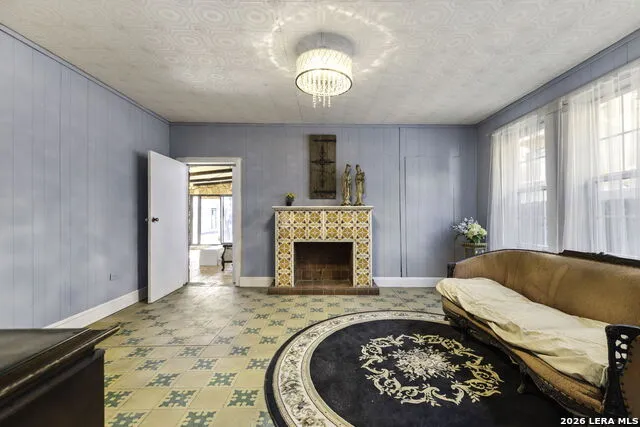 926 S Laredo San Antonio, TX 78204