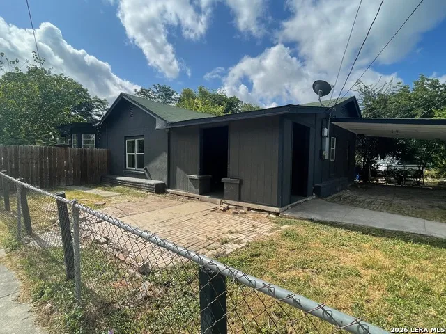 502 S San Manuel St San Antonio, TX 78237