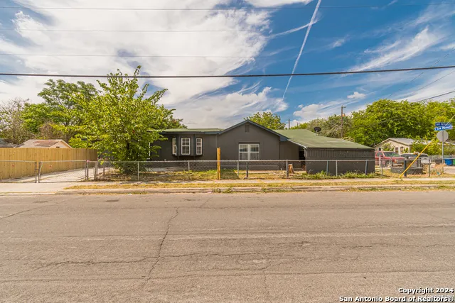 502 S San Manuel St San Antonio, TX 78237