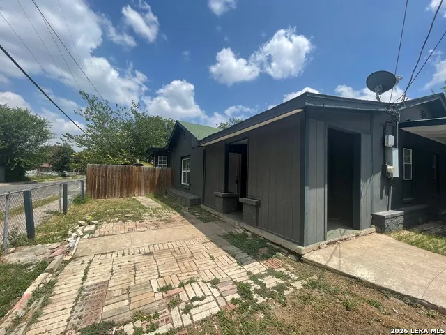502 S San Manuel St San Antonio, TX 78237
