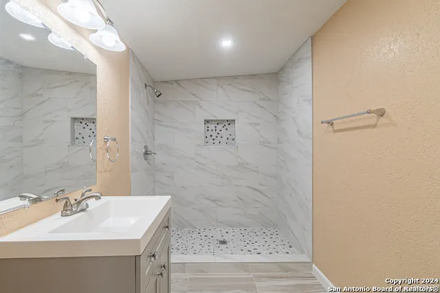502 S San Manuel St San Antonio, TX 78237