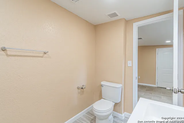 502 S San Manuel St San Antonio, TX 78237