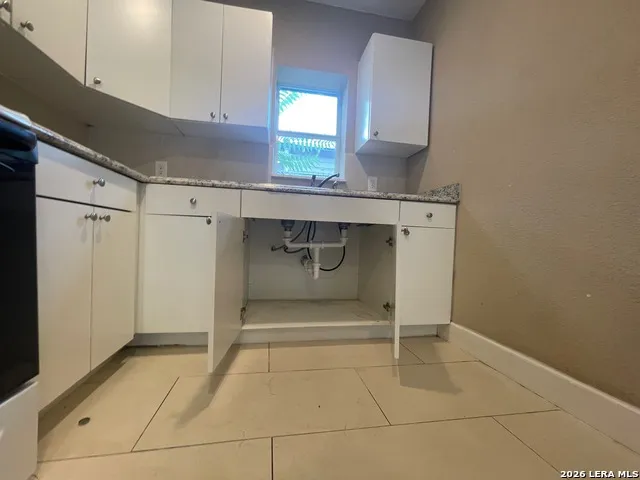 502 S San Manuel St San Antonio, TX 78237