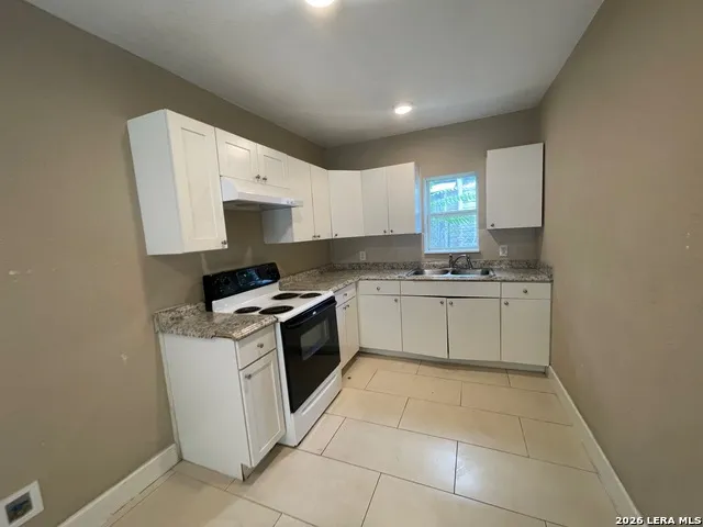 502 S San Manuel St San Antonio, TX 78237