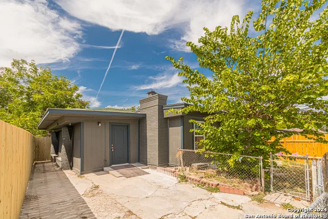 502 S San Manuel St San Antonio, TX 78237