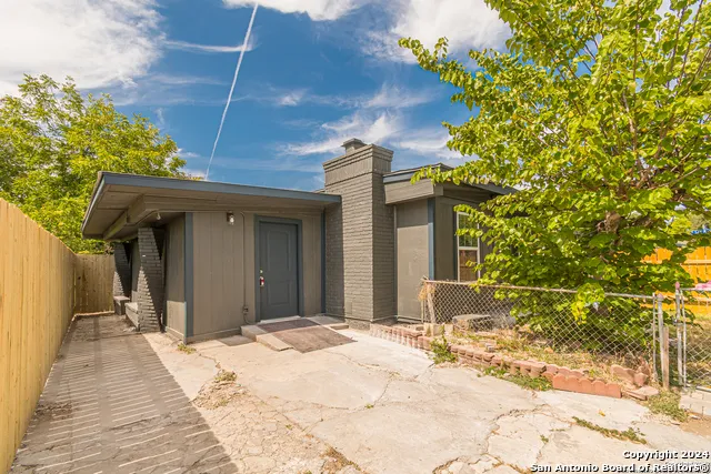 502 S San Manuel St San Antonio, TX 78237