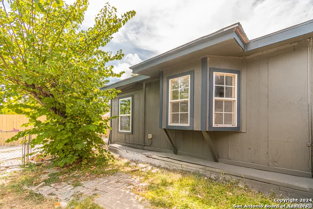 502 S San Manuel St San Antonio, TX 78237