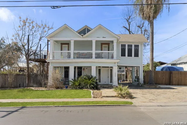 3221 Flores San Antonio, TX 78212