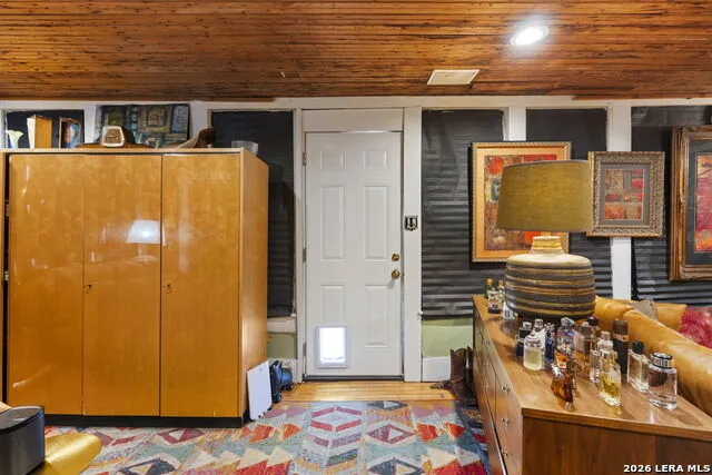 3221 Flores San Antonio, TX 78212