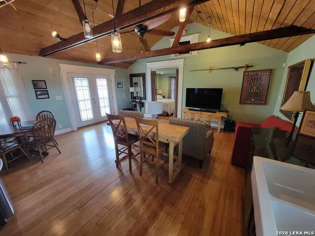 3221 Flores San Antonio, TX 78212