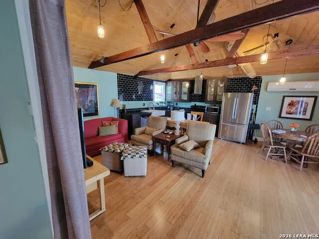 3221 Flores San Antonio, TX 78212