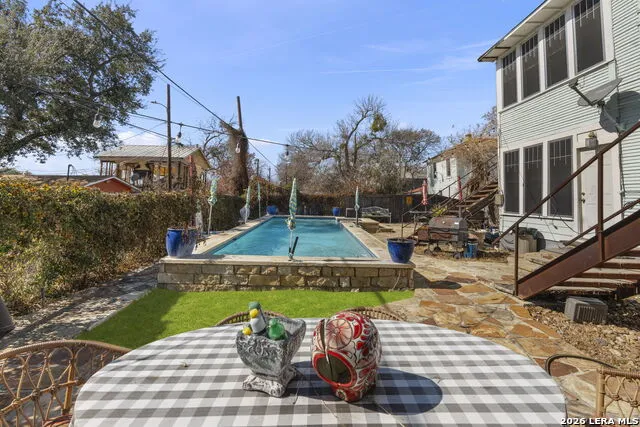 3221 Flores San Antonio, TX 78212