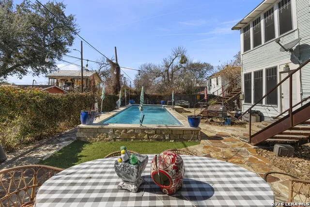 3221 Flores San Antonio, TX 78212