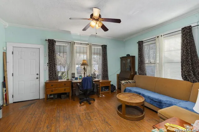 3221 Flores San Antonio, TX 78212