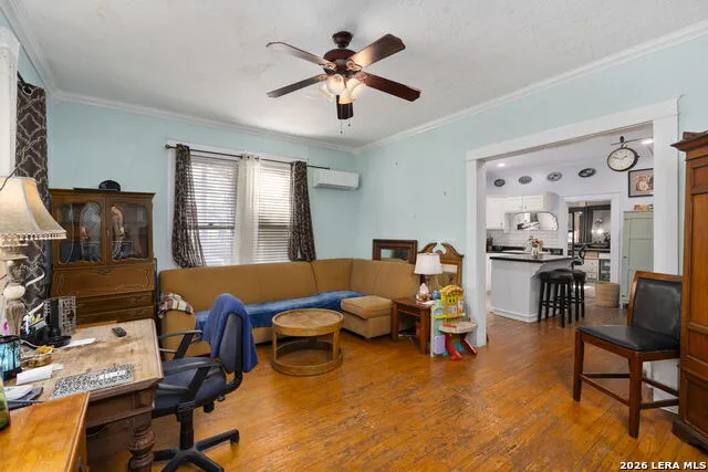 3221 Flores San Antonio, TX 78212