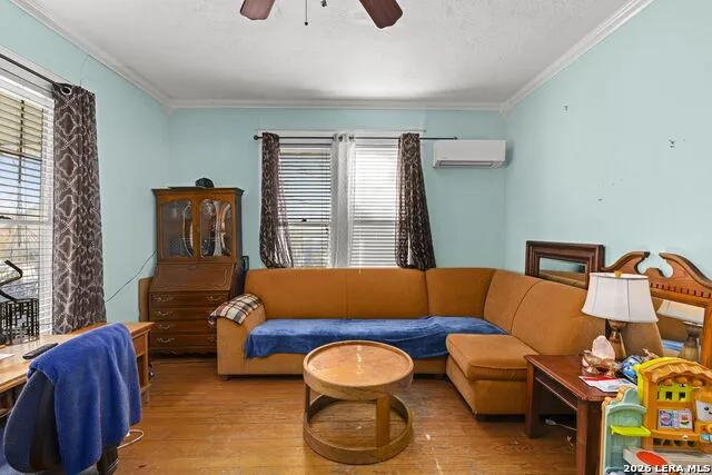 3221 Flores San Antonio, TX 78212