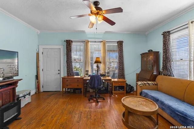 3221 Flores San Antonio, TX 78212