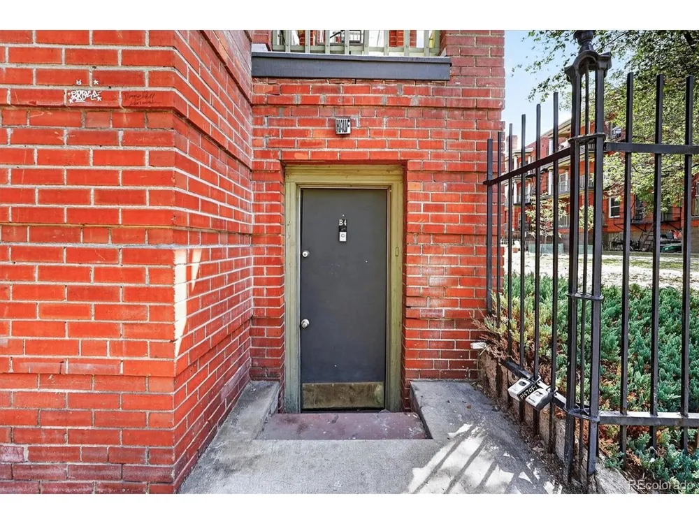 1376 Pearl Street #B4 Denver, CO 80203