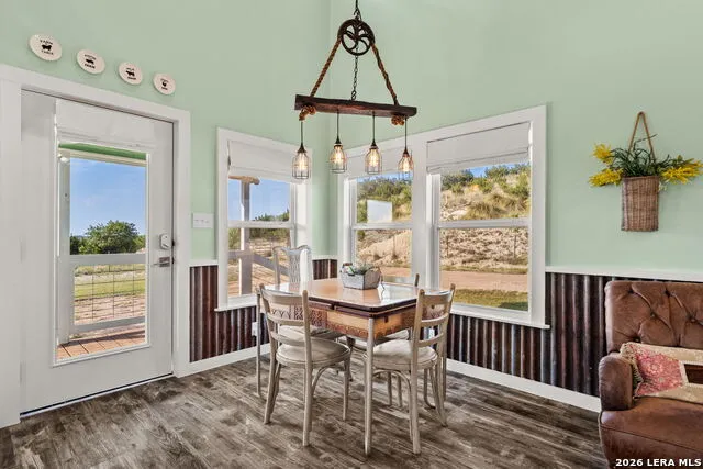 365 Billy Sisson Dr Johnson City, TX 78636