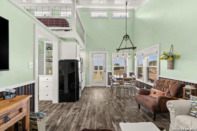 365 Billy Sisson Dr Johnson City, TX 78636