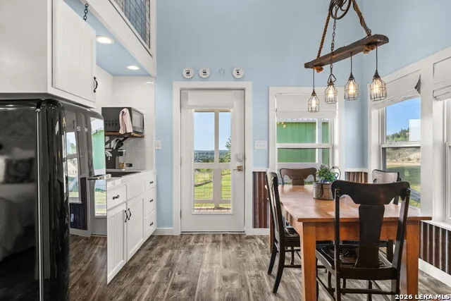 365 Billy Sisson Dr Johnson City, TX 78636