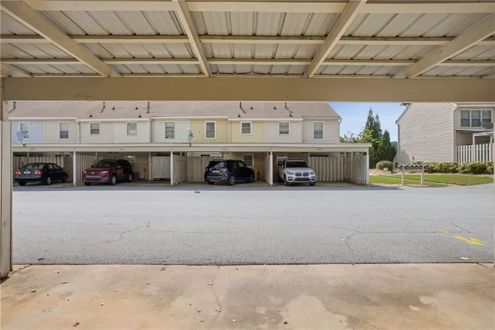 132 Old Ferry Way Roswell, GA 30076