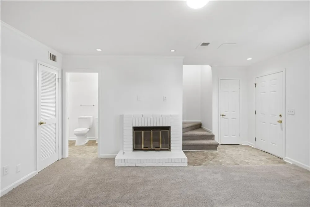 132 Old Ferry Way Roswell, GA 30076