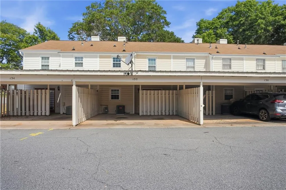 132 Old Ferry Way Roswell, GA 30076