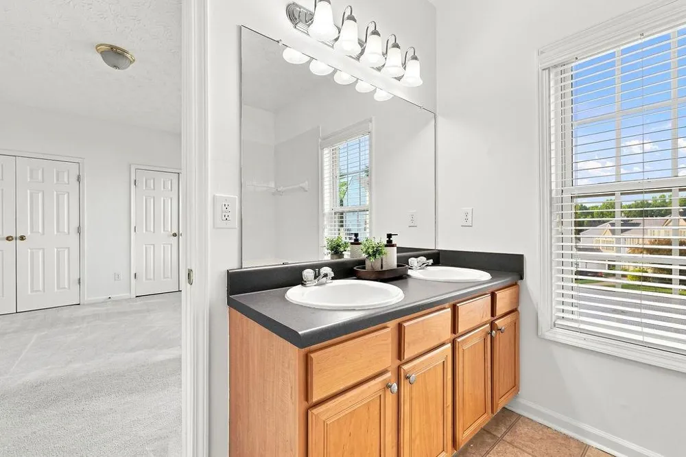 1532 Gathering Place Cumming, GA 30040
