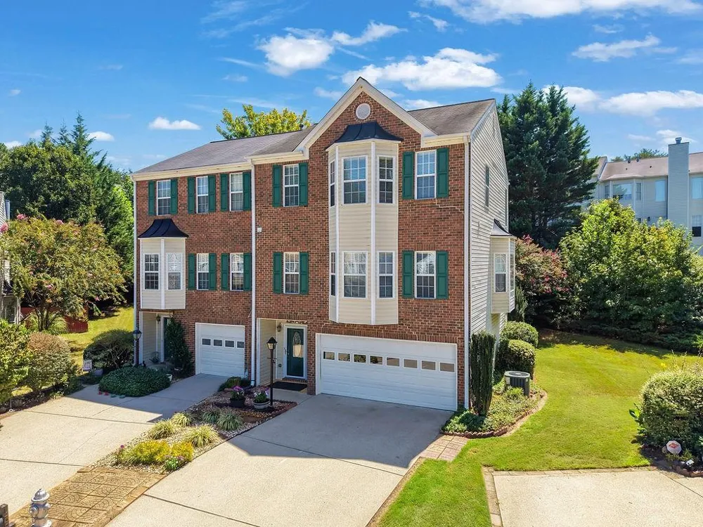 1532 Gathering Place Cumming, GA 30040