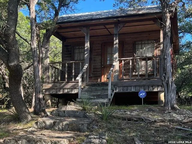 248 Mountain Dr Lakehills, TX 78063