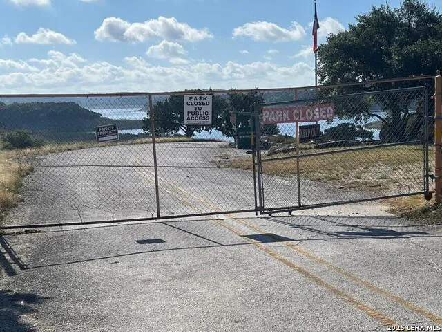 248 Mountain Dr Lakehills, TX 78063