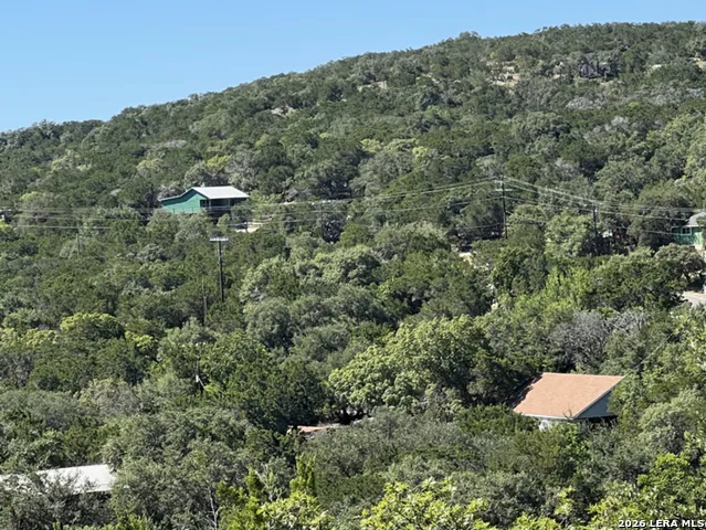 248 Mountain Dr Lakehills, TX 78063