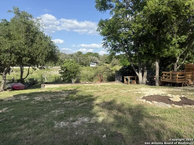 242 Thornton Lakehills, TX 78063