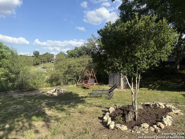 242 Thornton Lakehills, TX 78063