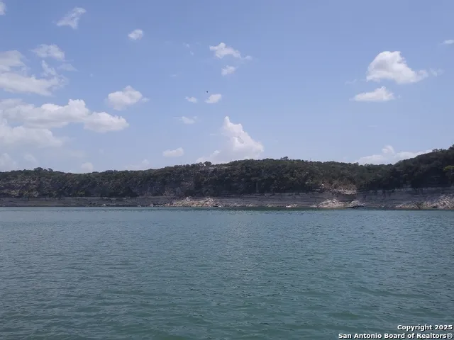 242 Thornton Lakehills, TX 78063