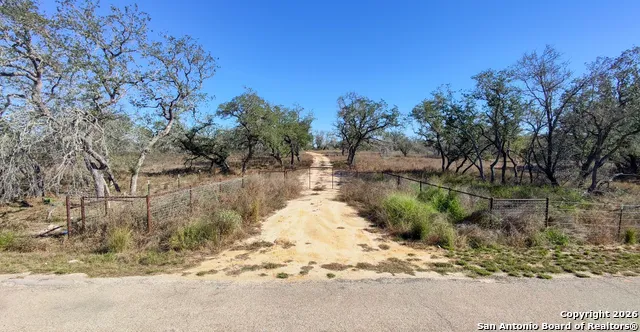 2743 CR 770 Natalia, TX 78059
