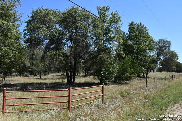 TBD LOT 141 E Cr 6868 Natalia, TX 78059