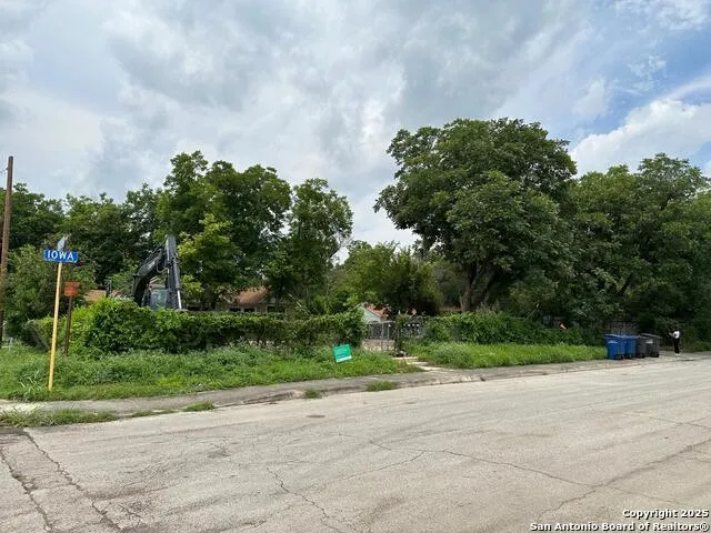 2001 Iowa San Antonio, TX 78203