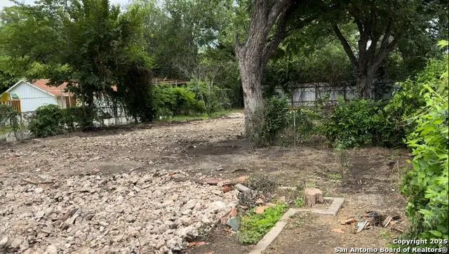 2001 Iowa San Antonio, TX 78203