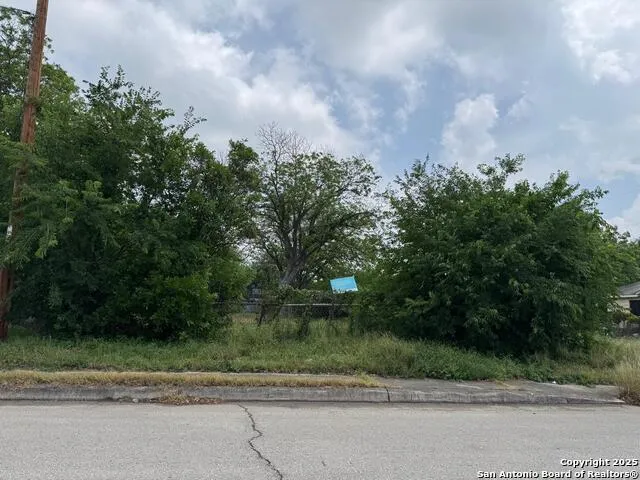 2001 Iowa San Antonio, TX 78203