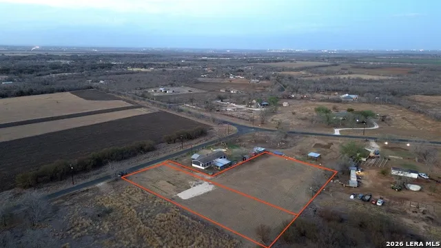 11446 Hollowell Rd Atascosa, TX 78002