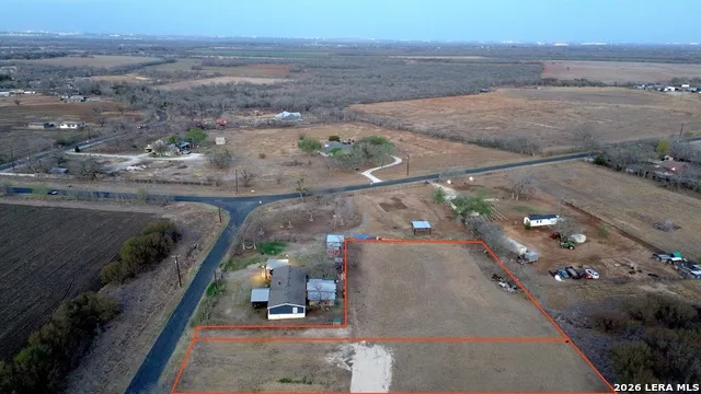 11446 Hollowell Rd Atascosa, TX 78002